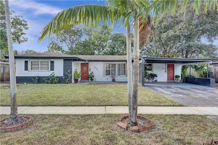 651 W Campus Cir Fort Lauderdale, FL 33312
