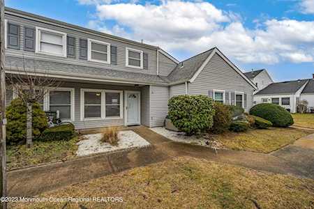 13 Mediterranean Ct Barnegat, NJ 08005
