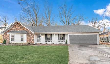 6119 Shade Tree Dr Bartlett, TN 38134