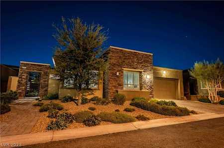 6761 Silver Crescent St Las Vegas, NV 89148