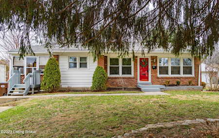 2805 Woodmont Dr Louisville, KY 40220