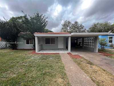 415 NW 14th Ter Fort Lauderdale, FL 33311