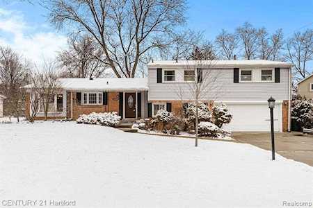 30248 Pipers Ln Farmington Hills, MI 48334