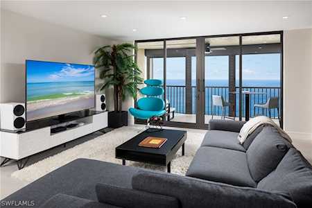 10951 Gulf Shore Dr #1002 Naples, FL 34108