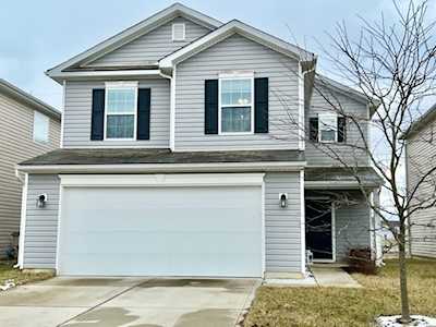2503 Shadow Bend Dr Columbus, IN 47201