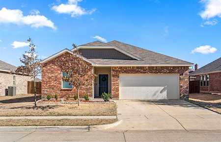 517 Swift Current Drive Crowley, TX 76036