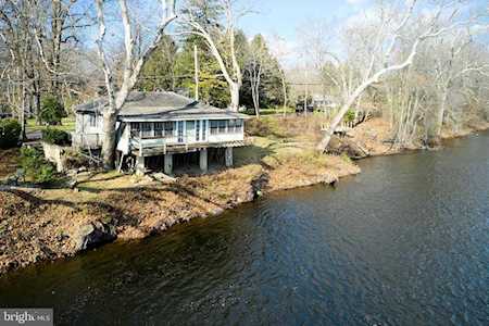 804 River Rd Erwinna, PA 18920