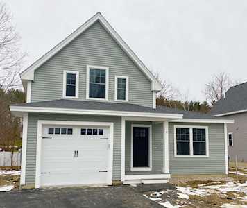 4 Rosemary Dr Dover, NH 03820