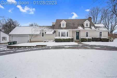 785 Markdale St Orion Twp, MI 48362