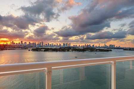 520 West Ave #1503 Miami Beach, FL 33139