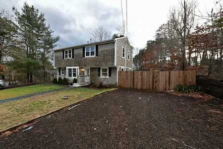 5 Pheasant Ave Plymouth, MA 02360