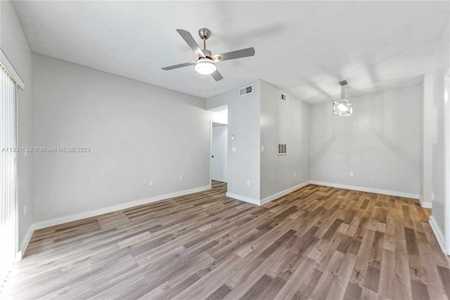 2001 NW 96th Ter #10A Pembroke Pines, FL 33024