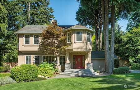 2230 108th Ave SE Bellevue, WA 98004