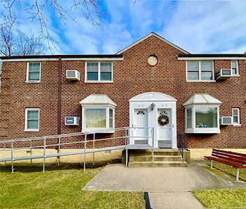 58-43 251st #1Fl-77 Little Neck, NY 11362