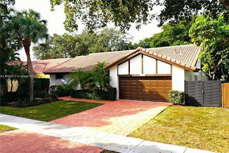 14720 Glencairn Rd Miami Lakes, FL 33016