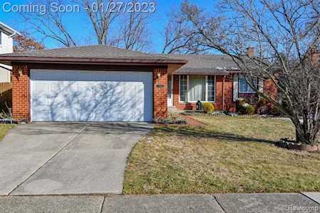 15662 Liverpool St Livonia, MI 48154