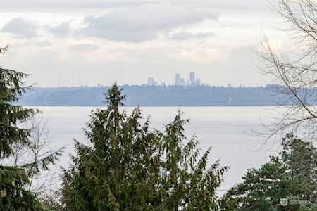 6289 NE Lincoln Rd E Poulsbo, WA 98370