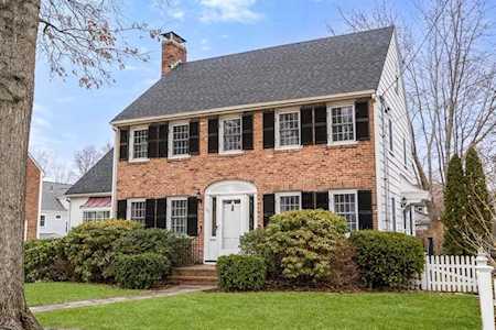 20 Lantern Ln Milton, MA 02186