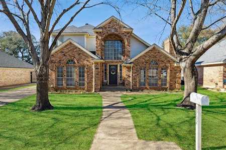 3702 Glenbrook Drive Arlington, TX 76015