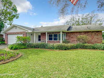 34 Woodlake Drive Port Orange, FL 32129