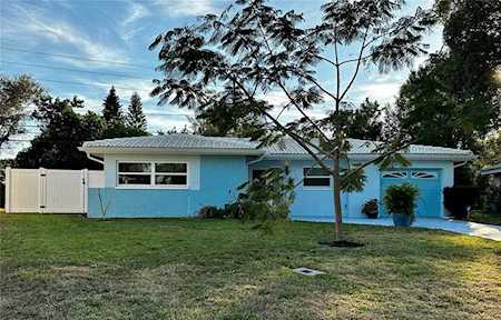 2027 Indigo Dr Clearwater, FL 33763