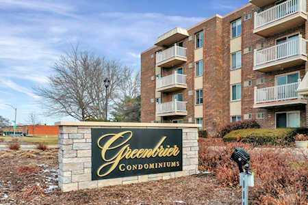 2423 N Kennicott Dr #4A Arlington Heights, IL 60004