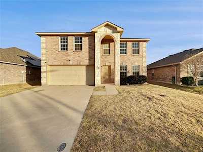 5736 Mirror Ridge Drive Fort Worth, TX 76179