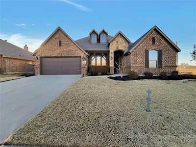 109 Loving Trail Justin, TX 76247