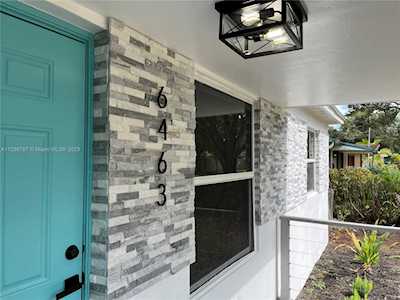 6463 Charleston St Hollywood, FL 33024