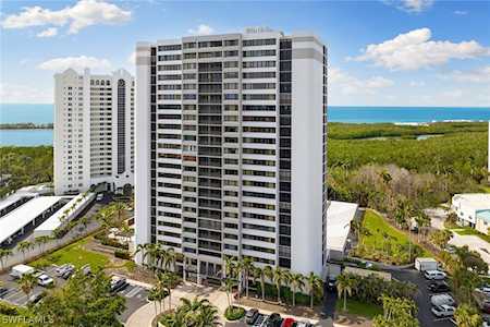 5601 Turtle Bay Dr #302 Naples, FL 34108