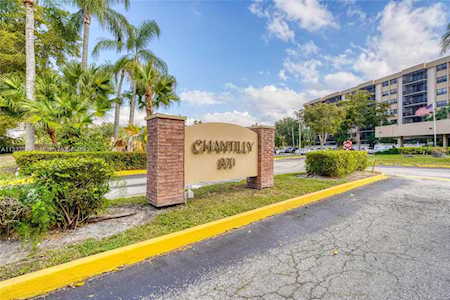 900 NE 195th St #405 Miami, FL 33179