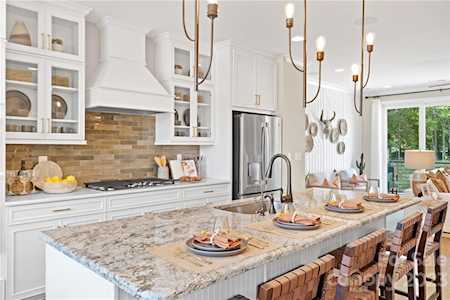 4037 Hidden Oaks Dr Charlotte, NC 28205