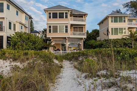 1104 Gulf Dr N Bradenton Beach, FL 34217