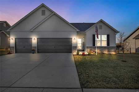 957 Mule Creek Dr Wentzville, MO 63385