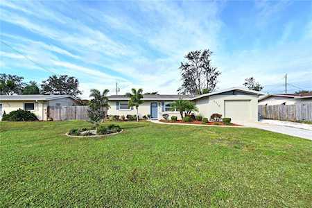 2310 33rd St W Bradenton, FL 34205