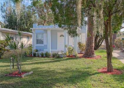 521 23rd St E Bradenton, FL 34208