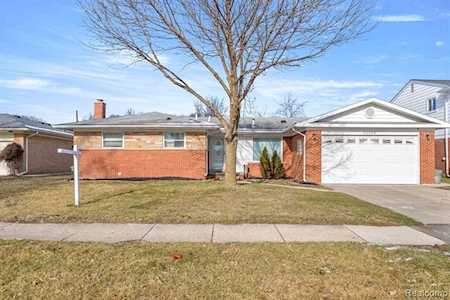 30208 Buckingham St Livonia, MI 48154