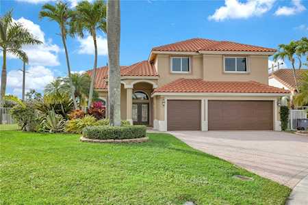19610 Dinner Key Dr Boca Raton, FL 33498