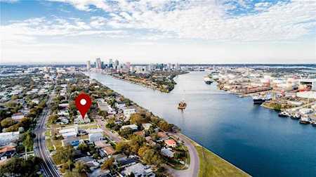 524 Columbia Dr Tampa, FL 33606
