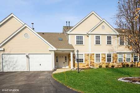 2822 Meadow Ln #V2 Schaumburg, IL 60193