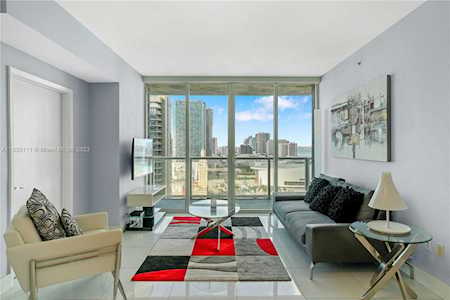 253 NE 2nd St #2501 Miami, FL 33132