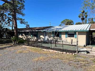 200 E Langsner St Englewood, FL 34223