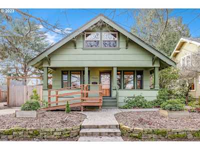7044 NE Irving ST Portland, OR 97213