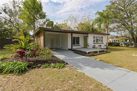 105 Deer Park Ave Temple Terrace, FL 33617