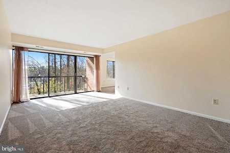 9737 Kings Crown Ct #202 Fairfax, VA 22031