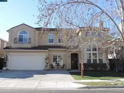4730 Persimmon Dr Dublin, CA 94568
