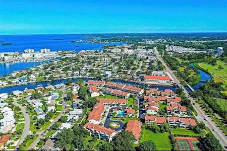 2349 Hanover Dr Dunedin, FL 34698