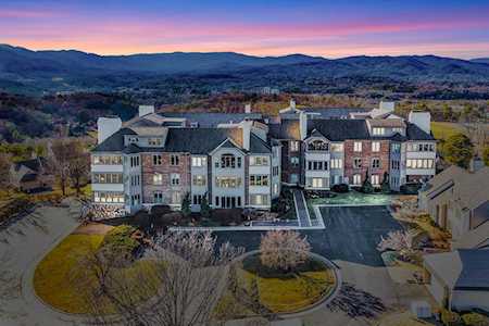 5002 Hunting Hills Square Roanoke, VA 24018