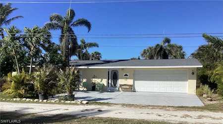 7439 Cares Away Park Circle Bokeelia, FL 33922