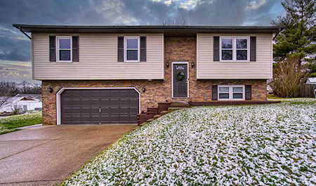 1609 Meadow West Drive Evansville, IN 47712
